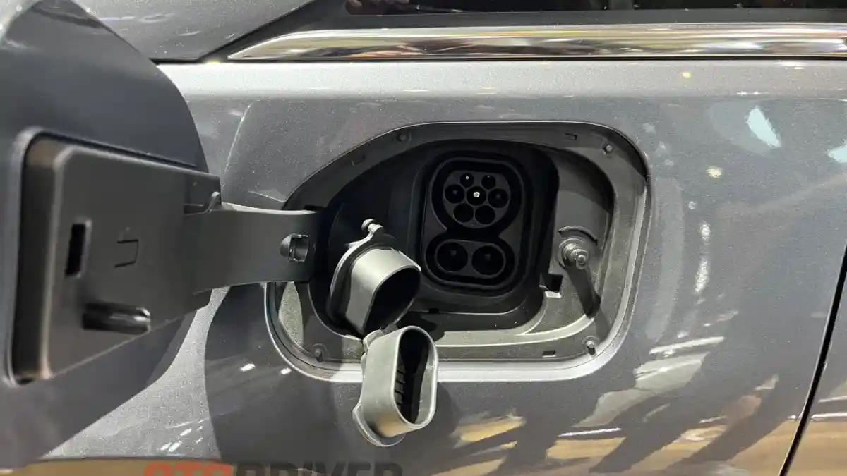 Foto - Wuling Hadirkan Air EV Dan Cloud EV Baru, Apa Saja Bedanya?